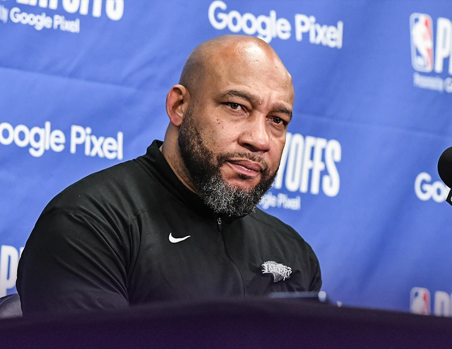 湖人队季后赛出局，主帅宣布引咎辞职，拥有威望一起.