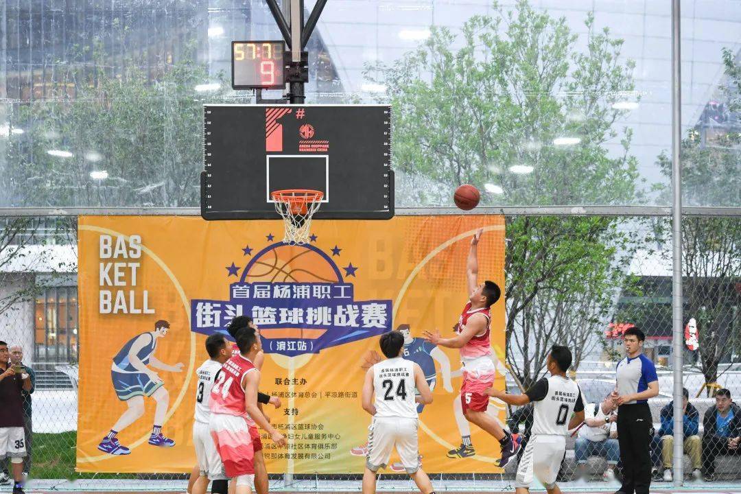 免费资源获取包含阿扎伦卡重返赛场，刷新纪录首场状态出色，公牛观众沸腾！赛场气氛高涨的词条