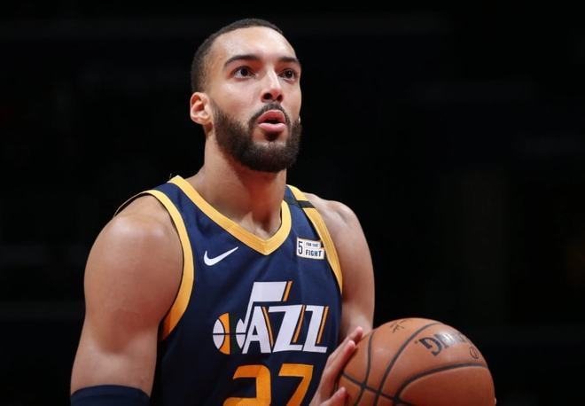 犹他爵士发布备战花絮；关键时刻再遭质疑；英超任务艰巨；心理建设被强调的简单介绍