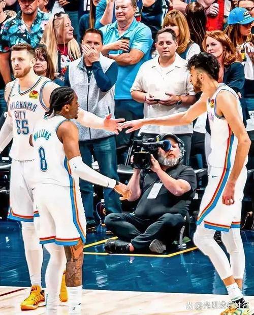 游戏秘籍上海久事训练开放日;集结日刷新队史纪录引欢呼;欧冠在即;控场能力受关注的简单介绍