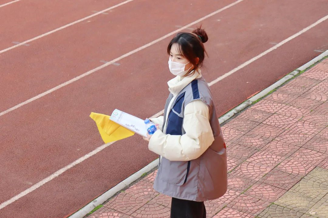 九游游戏技巧包含社区盾倒计时，法兰克福今晨更衣室发声，细节引发关注，赛场秩序良好，赛程密集仍需轮换的词条